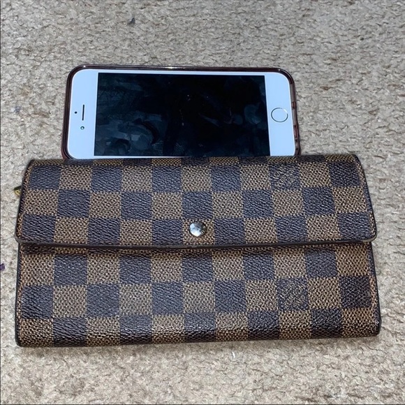 Louis Vuitton Handbags - Authentic Louis Vuitton Wallet